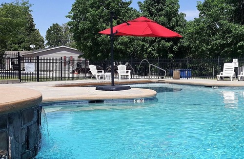 Blue Eye Cabin | Lakeview Cabin #14 - Table Rock Lake at Happy Hollow Resort