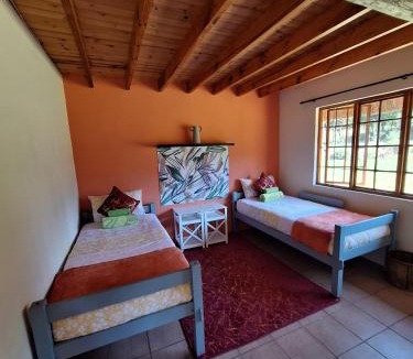 uMngeni Ski Chalet | Lakeview Cottage, Curry's Post - SOLAR POWERED