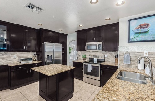 Arrowhead Lakes House | Lakeview: Retreat with Dock Views-Spacious-BBQ