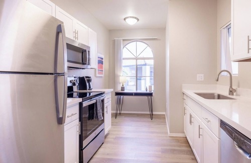 Greenbell Apartment | Landing | Amazing 1BD, Gym, Pool