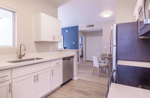 Greenbell Apartment | Landing | Amazing 1BD, Gym, Pool