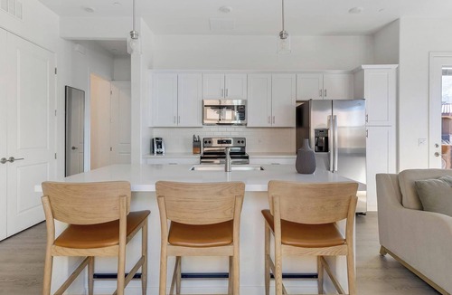 Oro Valley Apartment | Landing | Amazing 1BD, Pool