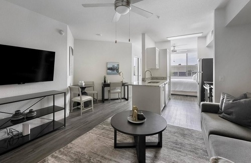 Tempe Apartment | Landing | Amazing Studio, Rooftop Lounge, Gym