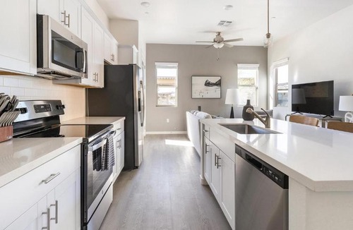 Oro Valley Apartment | Landing Apartments - Linda Vista