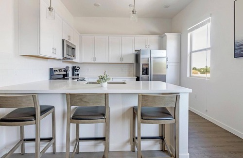 Oro Valley Apartment | Landing | Beautiful 2BD, Pool