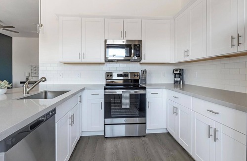 Oro Valley Apartment | Landing | Beautiful 2BD, Pool