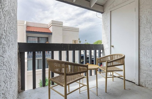 Maryvale Apartment | Landing | Beautiful 2BD in Maryvale Village