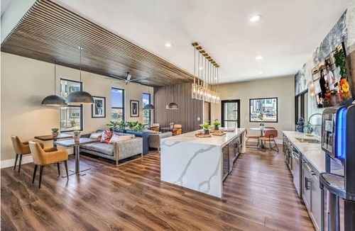 Townsite Apartment | Landing | Beautiful 2BD, Rooftop Lounge, Pool