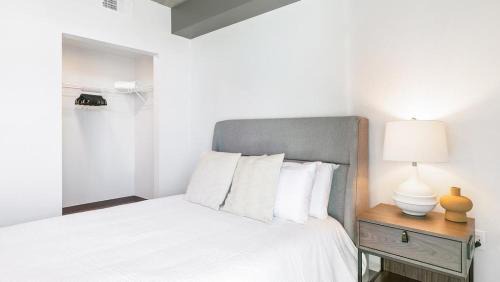 Downtown Tucson Apartment | Landing - Modern Apartment with Amazing Amenities (ID7094X61)