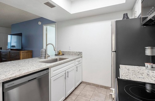 Glendale Apartment | Landing | Stunning Studio in Glendale