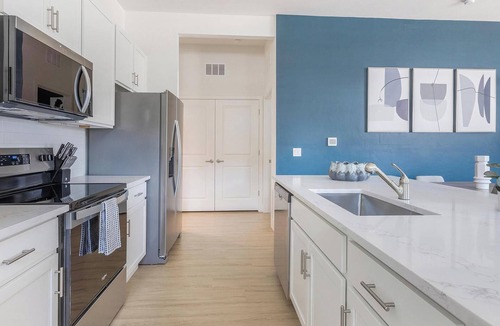 Casas Adobes Apartment | Landing | Stylish 1BD, Pool