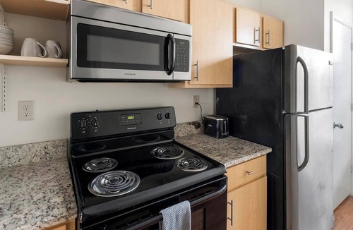 New Pathways Apartment | Landing | Stylish 2BD, Clubhouse, Pool