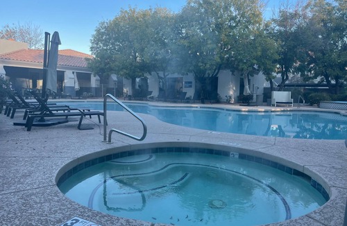 Tempe Condo | Large 1-Bedroom Condo in Gated Comm/Pools