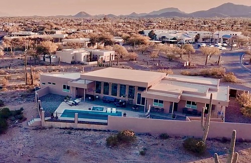 Tucson House | Large 3 bed, 3 bath Tucson house with pool, jacuzzi and amazing Mountains Views