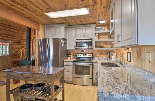 Show Low Cabin | Large Deck, Grill: Pet-Friendly Show Low Retreat!