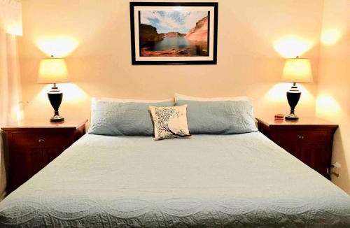 Page House | Large Family Retreat in Page, Arizona, Perfect for a Weekend Getaway for Large Groups