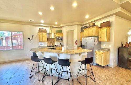 Kanab House | Large Vacation Home near Zion with Pool & Hot Tub!