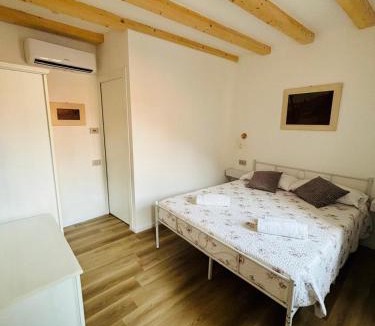 Bolognano-Vignole Apartment | Le vecchie mura