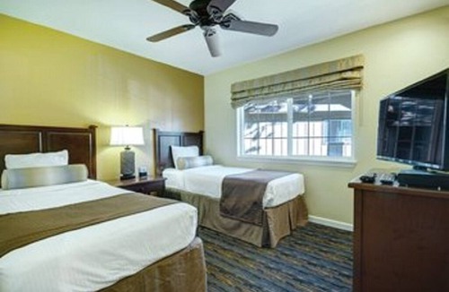 Pinetop Resort | Leave your worries at the door!