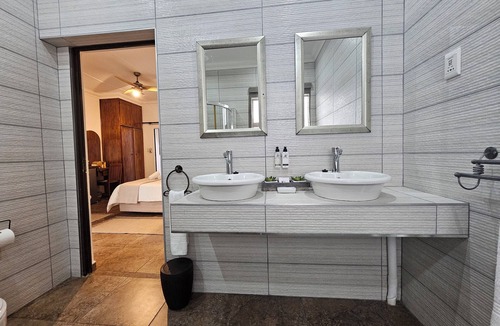 St. Lucia Cabin | Leopard Corner Lodge