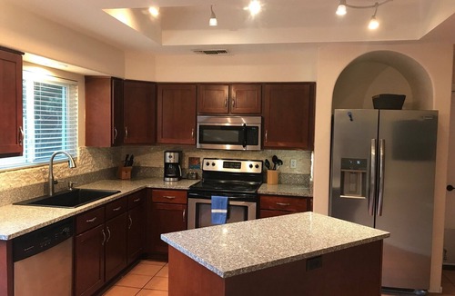 Ahwatukee Foothills House | Light and bright townhome on golf course, super close to hiking trails!