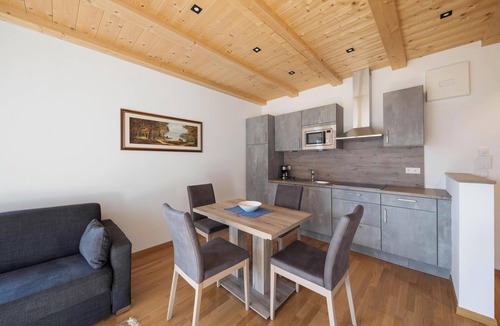 Andriano Apartment | Light-Flooded Apartment "2 Weger" with Panoramic Mountain View, Wi-Fi & Balcony