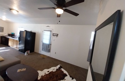 Pomerene Cottage | Lil' Cowboy Casita! Charming cottage in brilliant Benson with AC, WiFi & more!