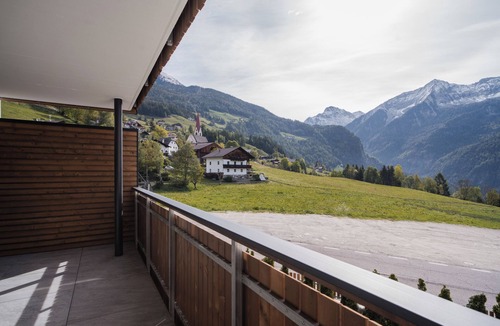Acereto Apartment | Living in the mountains of South Tyrol. Moosmair Mountain living