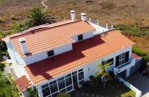 Callao House | Living Lodge Portugal - Private Beach Path, Shower