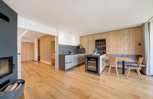 Salonetto Apartment | ‘Lodge Melisse’ holiday flat with mountain views, private terrace and private sauna