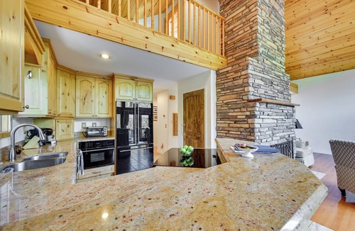 Payson Cabin | Log Cabin in Payson w/Deck, Mtn & Creek Views