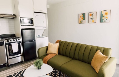 Virginia Highland Apartment | LOLA > Walkable. Downtown. Rooftop.