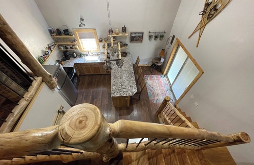 Zion National Park East Entrance Cabin | Lovely 2-bedroom cabin bordering Zion's national Park, Close to cable Mountain.