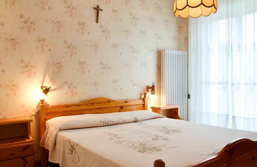 Val Maria-Pur Apartment | Lovely apartment for 4 guests with WIFI, pool, TV, balcony and parking