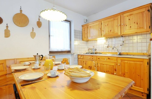 Penia Apartment | Lovely apartment for 4 people with TV and balcony
