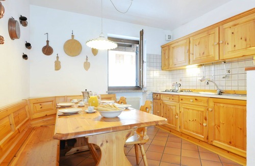 Penia Apartment | Lovely apartment for 4 people with TV and balcony