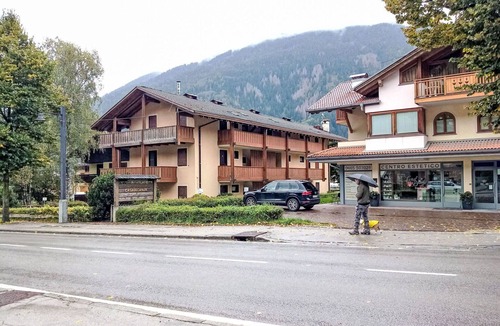 Pinzolo Apartment | Lovely apartment for 6 guests with WIFI, TV and patio