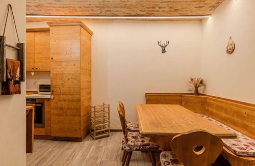 Carisolo Apartment | Lovely apartment for 6 guests with WIFI, TV and patio