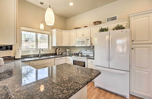 Casas Adobes Cottage | Lovely Tucson Home w/Private Pool & Hot Tub!