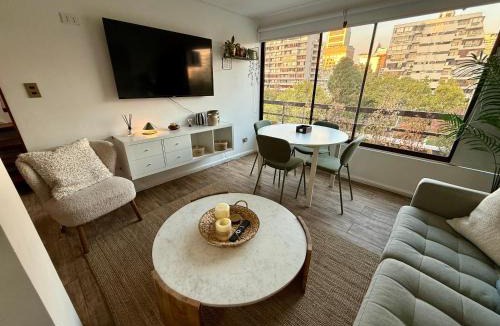El Golf Apartment | Luminoso y central dpto Duplex en barrio El Golf - Costanera Center
