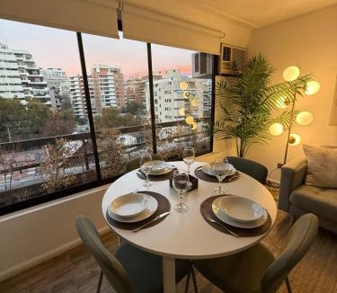 El Golf Apartment | Luminoso y central dpto Duplex en barrio El Golf - Costanera Center