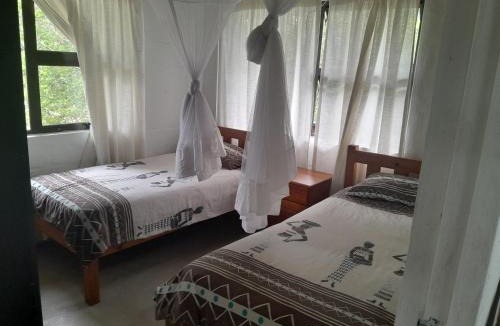 KwaMazambane Ski Chalet | Lunamanzi Lodge