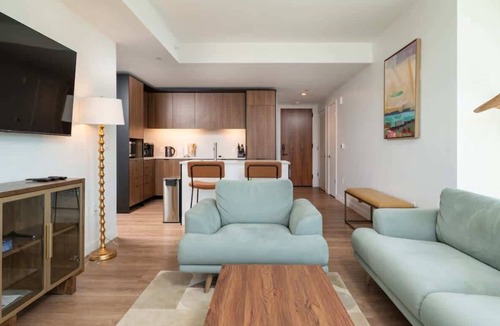 Assembly Square Apartment | Lux 2BR w Gym Pool sleep 6 in Assembly Square