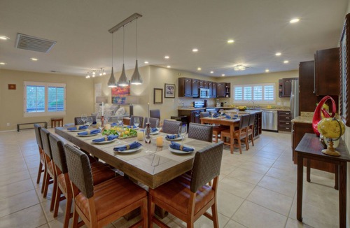 North Scottsdale House | LUX: King Beds & TVs ALL BRs, Pool Table, Pkball Ct & Paddles, POOL, Spa, Putt Green, Fire Pit