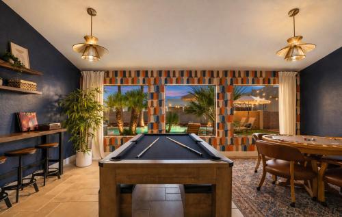 Amberwood Estates House | Luxe 5BR Sleeps 16 Pool Hot Tub 2 Game Rooms