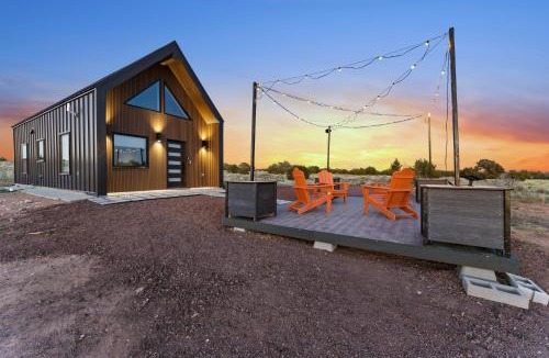 Valle Villa | Luxe Desert Tiny Home Glamping - Near Grand Canyon South Rim