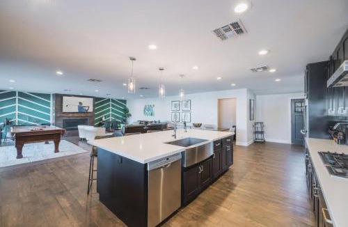 Paradise Valley Village House | Luxe Resort Retreat