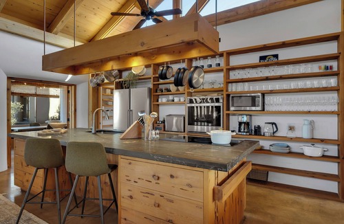 Tucson House | Luxe Straw Bale home on 3+ acres, 20 min to downtown!
