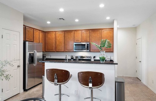 Stetson Valley House | Luxurious 4BR Getaway｜Spacious Backyard, Cozy Fireplace & Pet-Friendly #41700