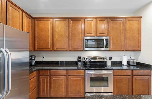 Stetson Valley House | Luxurious 4BR Getaway｜Spacious Backyard, Cozy Fireplace & Pet-Friendly #41700